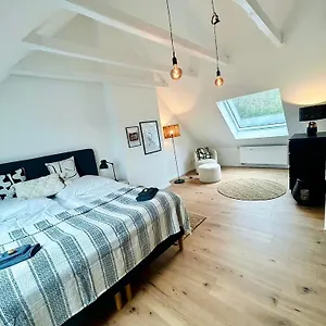 https://feelslikehome-reihenhaus-zwischen-hamburg-und-heide-mit.hamburg-hotels-de.com